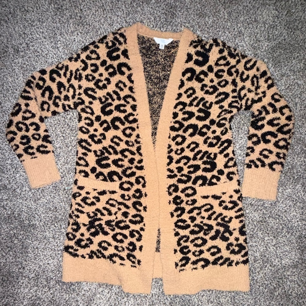 Time and tru leopard cardigan sweater with pockets
